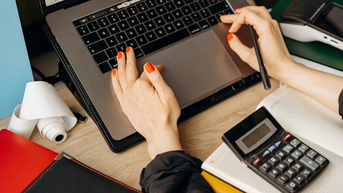 Kalkulation im Handwerk: So berechnen Sie Ihren Stundensatz richtig